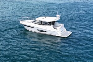 2021 Regal 38 Grande Coupe for sale - photo 5