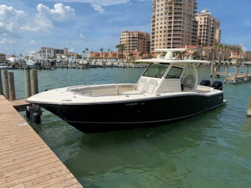 2021 Scout 330 LXF