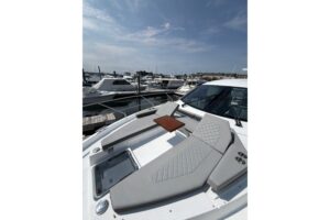 2022 Cruisers Yachts 50 Cantius for sale - photo 4