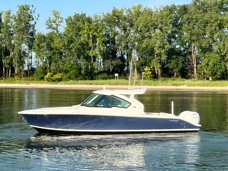 2022 Pursuit DC 326 Dual Console