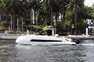 2023 Astondoa 377 Coupe Outboard for sale - photo 3