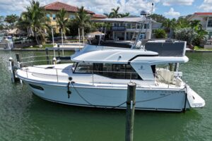 2023 Beneteau Swift Trawler 35 for sale - photo 2