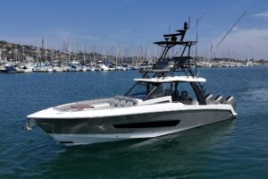 2023 Boston Whaler 420 Outrage for sale - photo 3