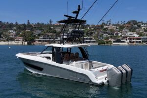 2023 Boston Whaler 420 Outrage for sale - photo 4