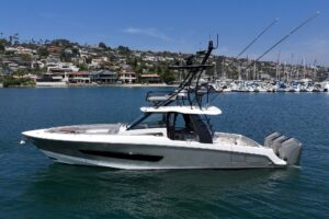 2023 Boston Whaler 420 Outrage for sale - photo 5