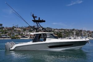 2023 Boston Whaler 420 Outrage for sale - photo 7