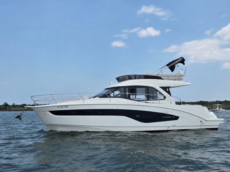 2024 Beneteau Antares 12 Fly