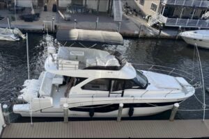 2024 Beneteau Antares 12 Fly for sale - photo 2