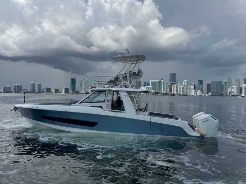 2024 Boston Whaler 420 Outrage