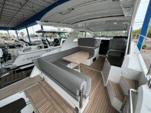 2024 Sealine S335V for sale - photo 8