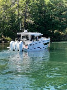 2024 Wellcraft 355 Commuter for sale - photo 2