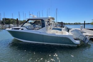 2025 Boston Whaler 325 Conquest for sale