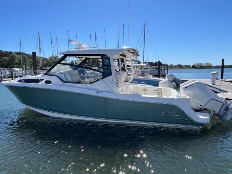2025 Boston Whaler 325 Conquest