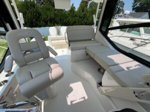 2025 Boston Whaler 325 Conquest for sale - photo 5