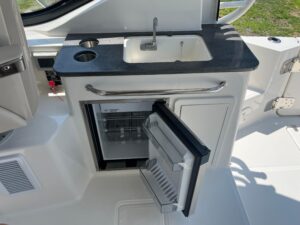 2025 Boston Whaler 325 Conquest for sale - photo 8