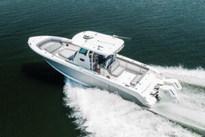 2025 Boston Whaler 330 Outrage for sale - photo 4