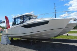 2025 Boston Whaler 365 Conquest for sale