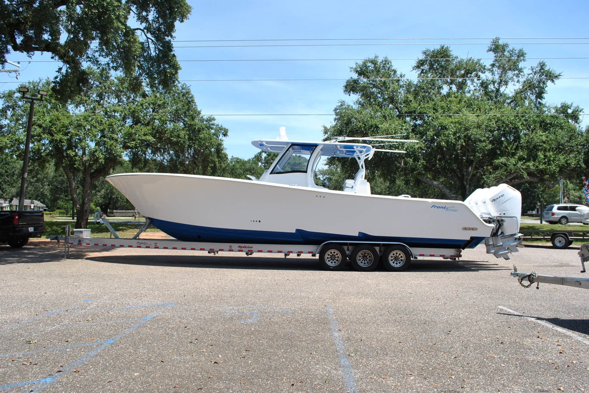 2025 Front Runner 39 Center Console for sale