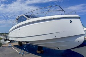 2027 Beneteau Gran Turismo 40 for sale - photo 2