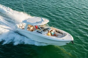 2027 Boston Whaler 350 Realm for sale - photo 6
