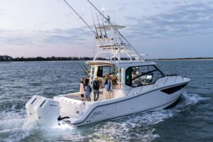 2027 Boston Whaler 365 Conquest for sale - photo 3