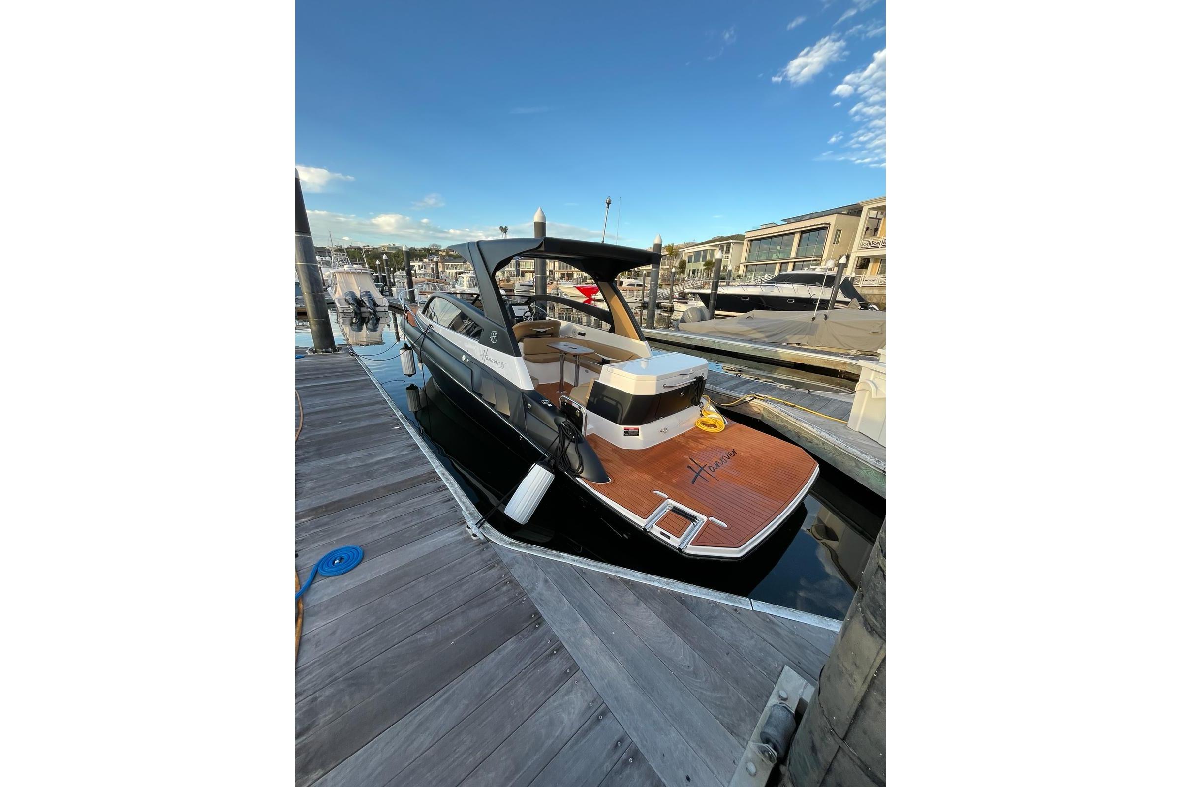 2027 Hanover 305 for sale