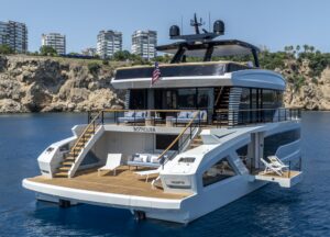 2027 Lazzara LPC 300 for sale - photo 2
