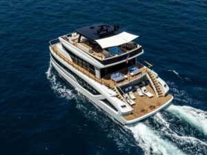 2027 Lazzara LPC 300 for sale - photo 5
