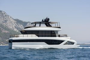 2027 Lazzara LPC 300 for sale - photo 8