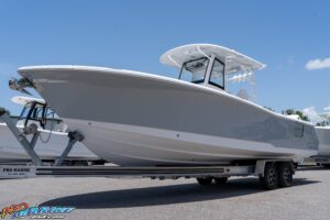 2027 Sea Hunt Ultra 305SE for sale - photo 5