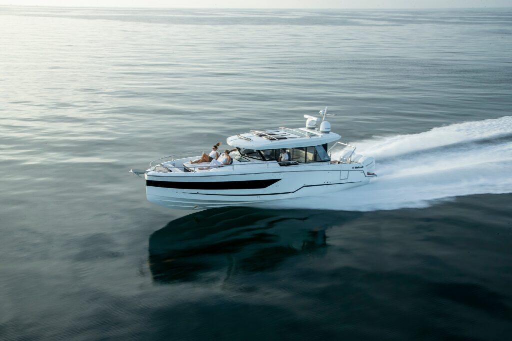 2027 Wellcraft 38 Explorer